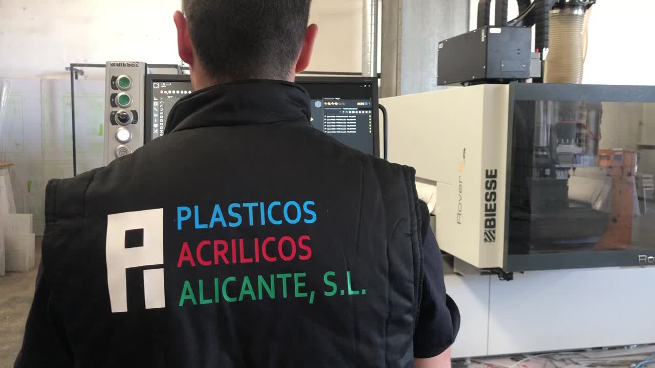 CORTE DE PANEL FENOLICO, CABINAS FENOLICAS, FRESADO PANEL FENOLICO